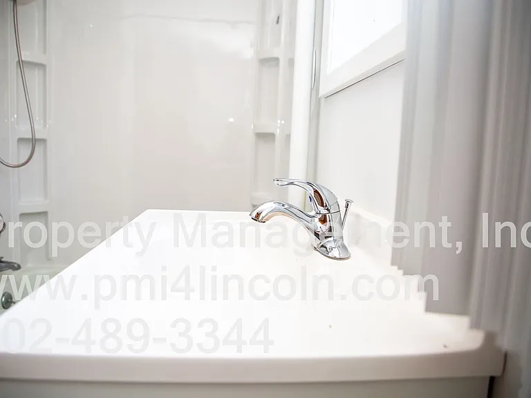8030 N Hazelwood Dr — Photo 35