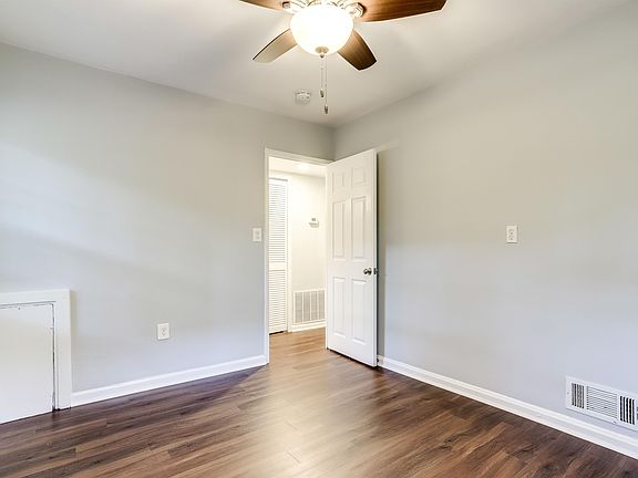 4th image of 1941 N Cameron St APT 10