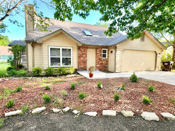 4825 W 24th St, Lawrence, KS 66047