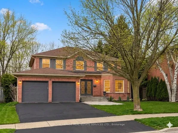9 Morrison Creek Cres, Oakville, ON L6H 4C2
