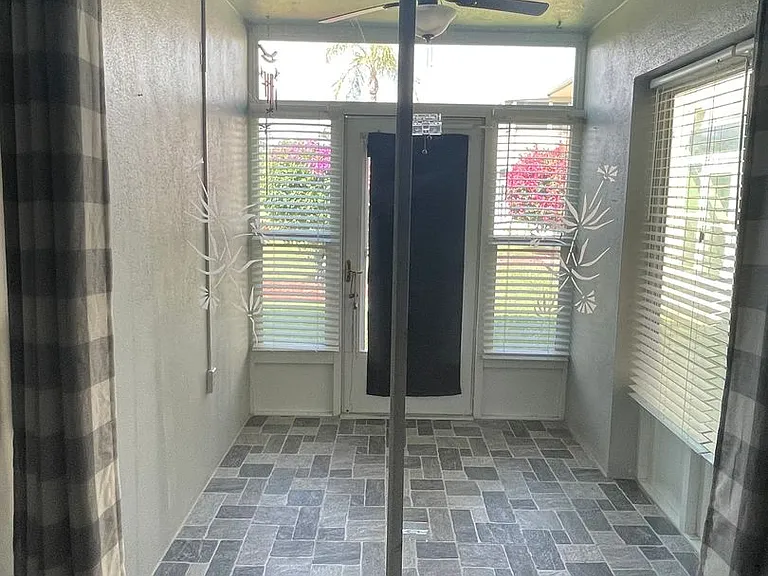 333 Joel Blvd #138 — Photo 31