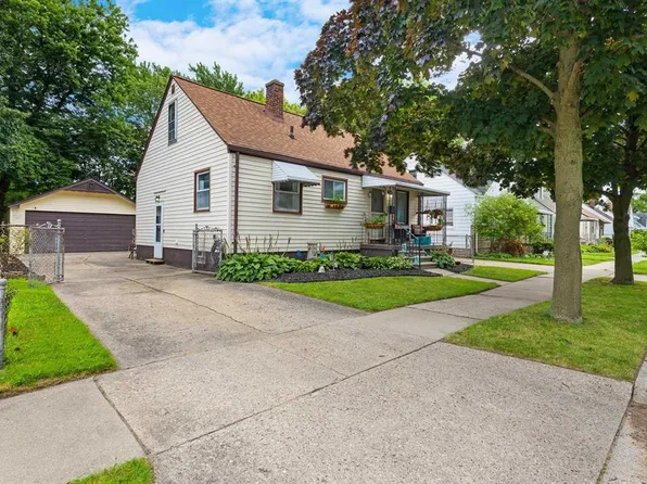21924 Cyman Ave, Warren, MI 48091