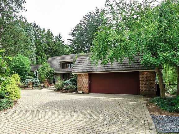 2nd image of 3516 Meadow Ln