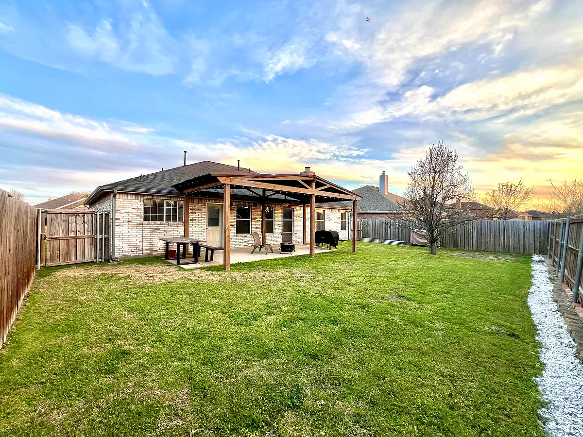 Building Photo - 237 Flatwood Dr
