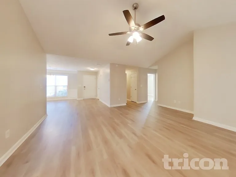 20 E Lawn Dr — Photo 5