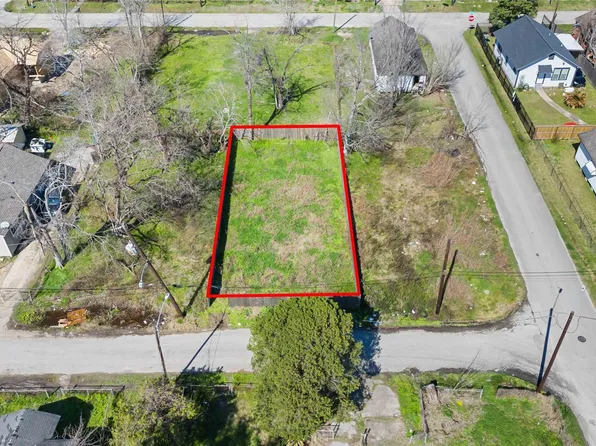 3213 Delia St, Houston, TX 77026