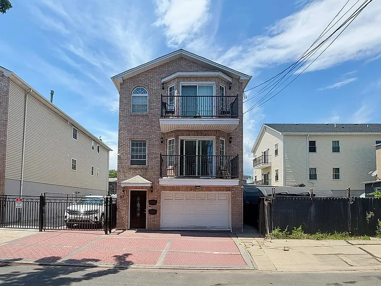 87 Wallis Ave #2 — Photo 1