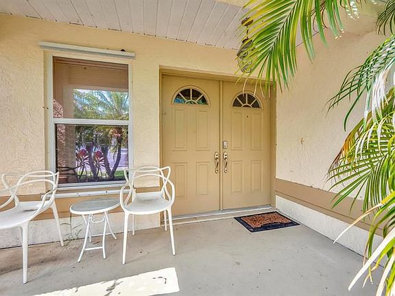 4th image of 335 NW Tuscany Way