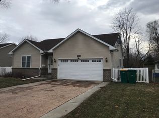 503 E Kankakee River Dr, Wilmington, IL