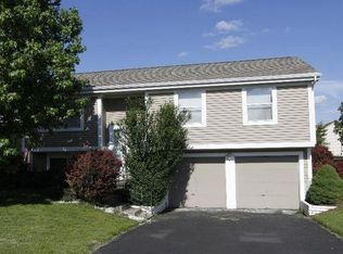 7570 Toweron Ln, Columbus, OH 43235