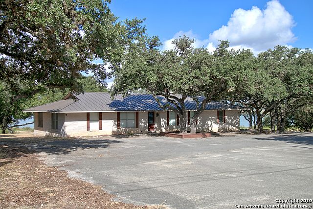 1st image of 2056 Lakeland Dr