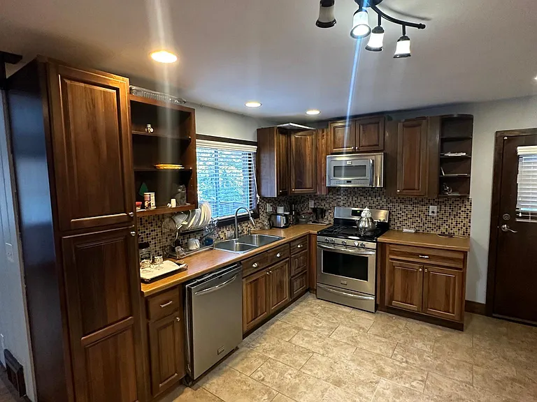 2054 Cason Dr — Photo 4