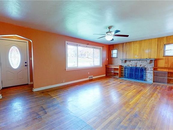 3rd image of 908 S Washington St