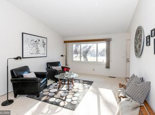 1350 Arden View Dr, Arden Hills, MN 55112