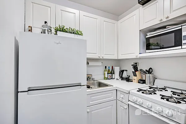 Rented by (Legacy) Elegran | media 10