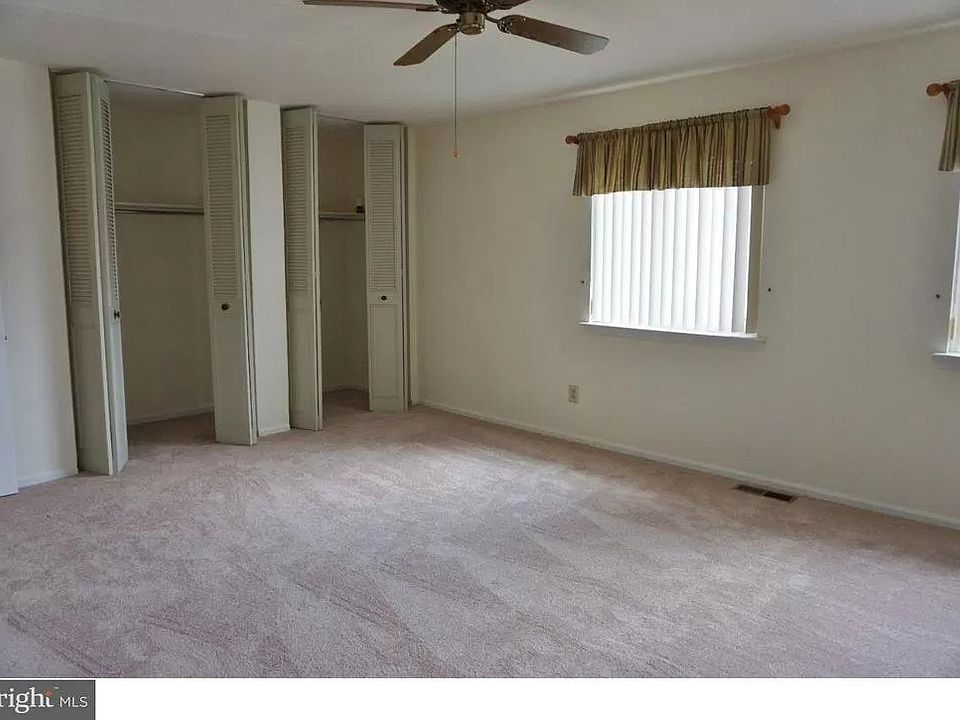 1st image of 206 S Snowdon Ct