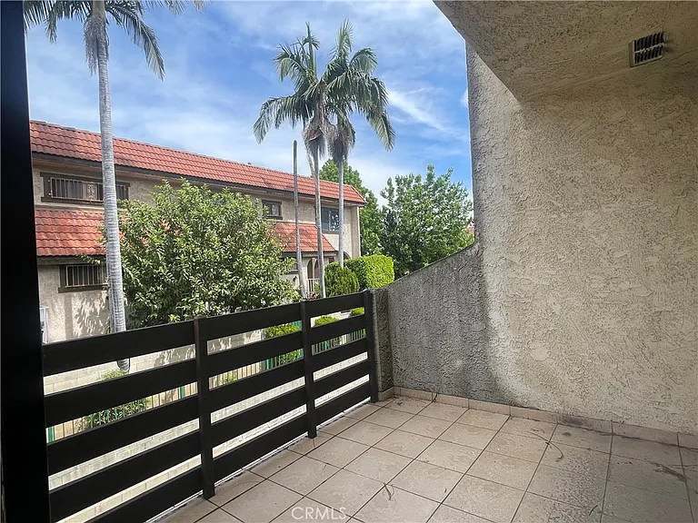 511 Pomelo Ave #C — Photo 6