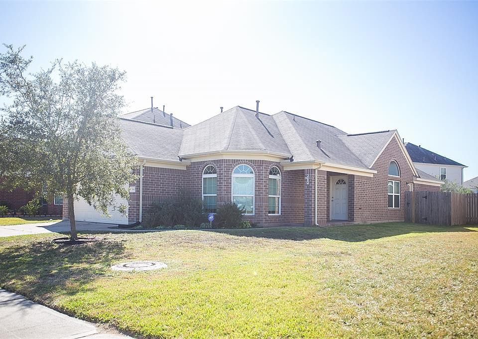 1st image of 14847 Fir Knoll Way