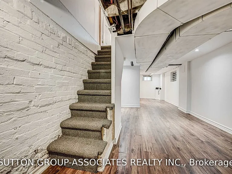 739 Manning Ave — Photo 27