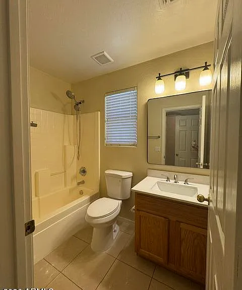 632 S 152nd Ln — Photo 10