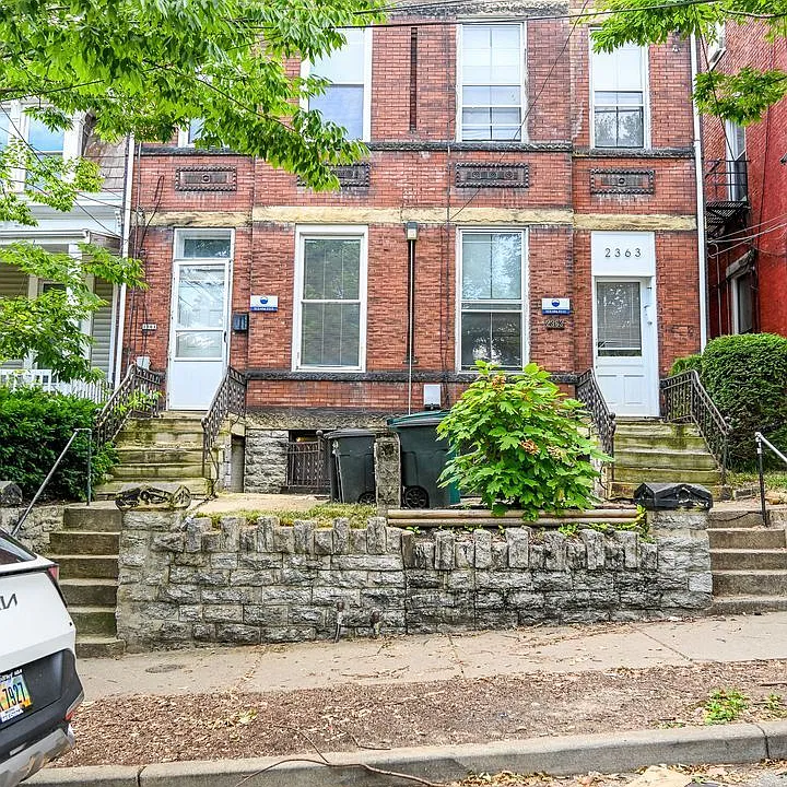 2361 W Clifton Ave
