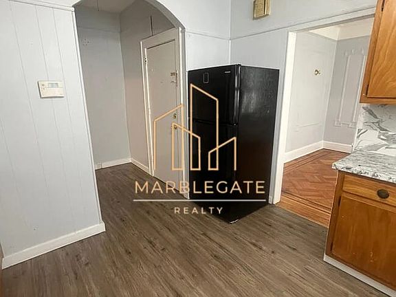 2nd image of 10-12 McKay Ave #11L
