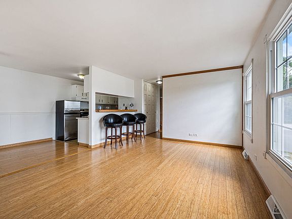 3rd image of 449 Sidney Ave Unit D