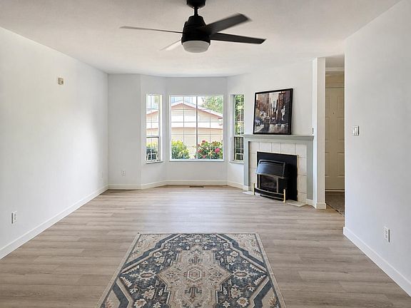4th image of 11502 Burnett St #31