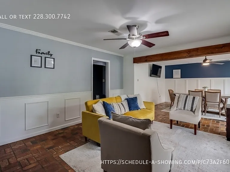 7201 Bienville Dr — Photo 2