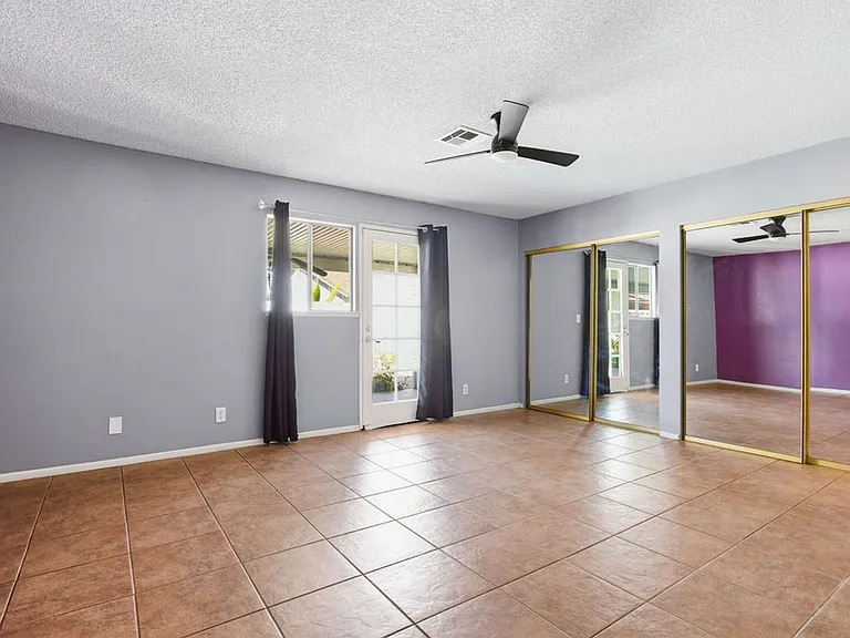 4561 Paseo El Rio Dr — Photo 16