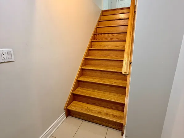 9 Paddington Rd, Brampton, ON L6P 2B3