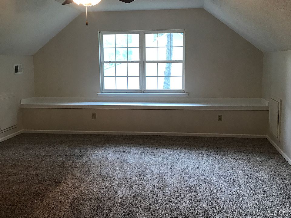 1st image of 801 N Taylor Ct