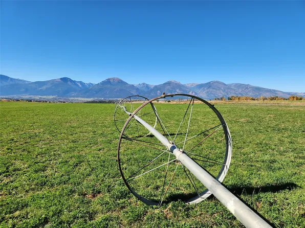 528 Pat Ln, Stevensville, MT 59870