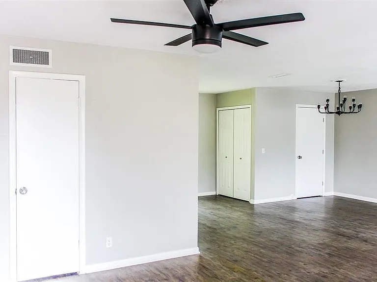 2632 Valwood Pkwy — Photo 3
