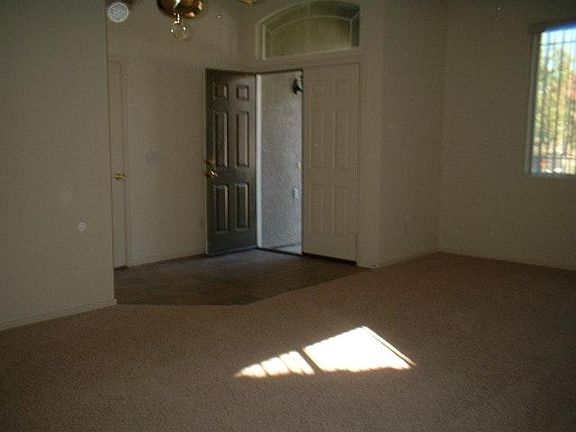 2nd image of 2557 Marie Antoinette Dr