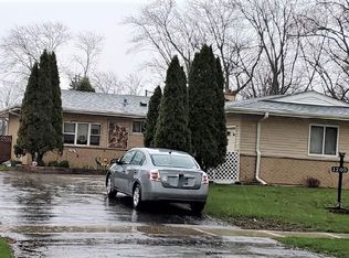 1205 N Wheeling Rd, Mount Prospect, IL 60056