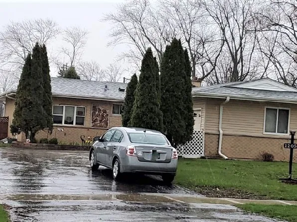 1205 N Wheeling Rd, Mount Prospect, IL 60056