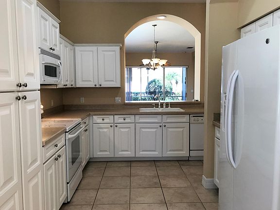 3rd image of 1835 Rocky Pointe Dr