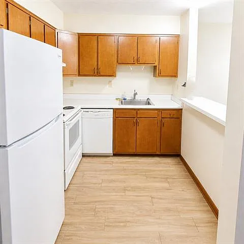 106 E 3rd St #12 — Photo 5