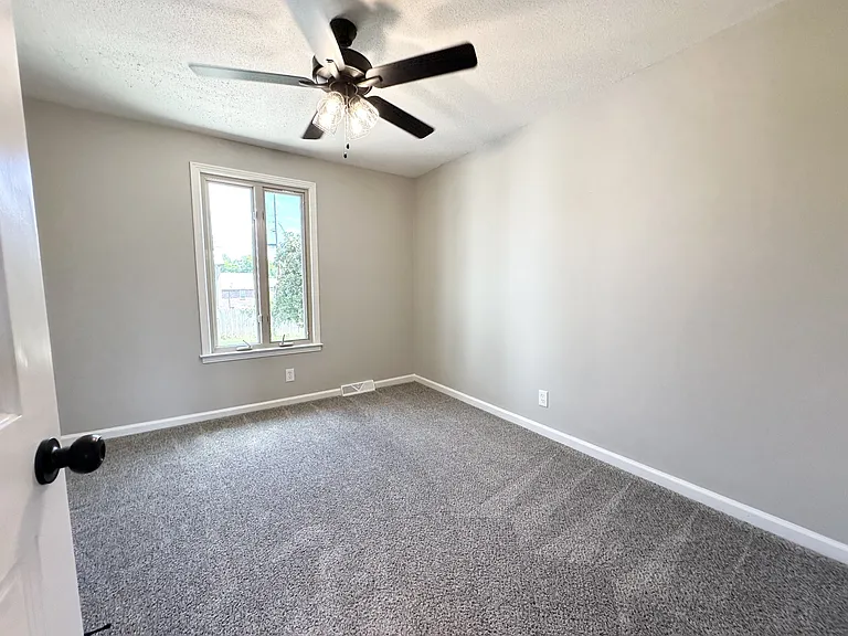 307 Bancroft Dr — Photo 10