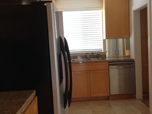 5th image of 424 N Lucerne Blvd