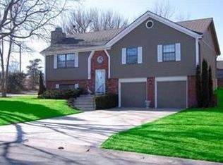 10596 Bradshaw St, Overland Park, KS 66215