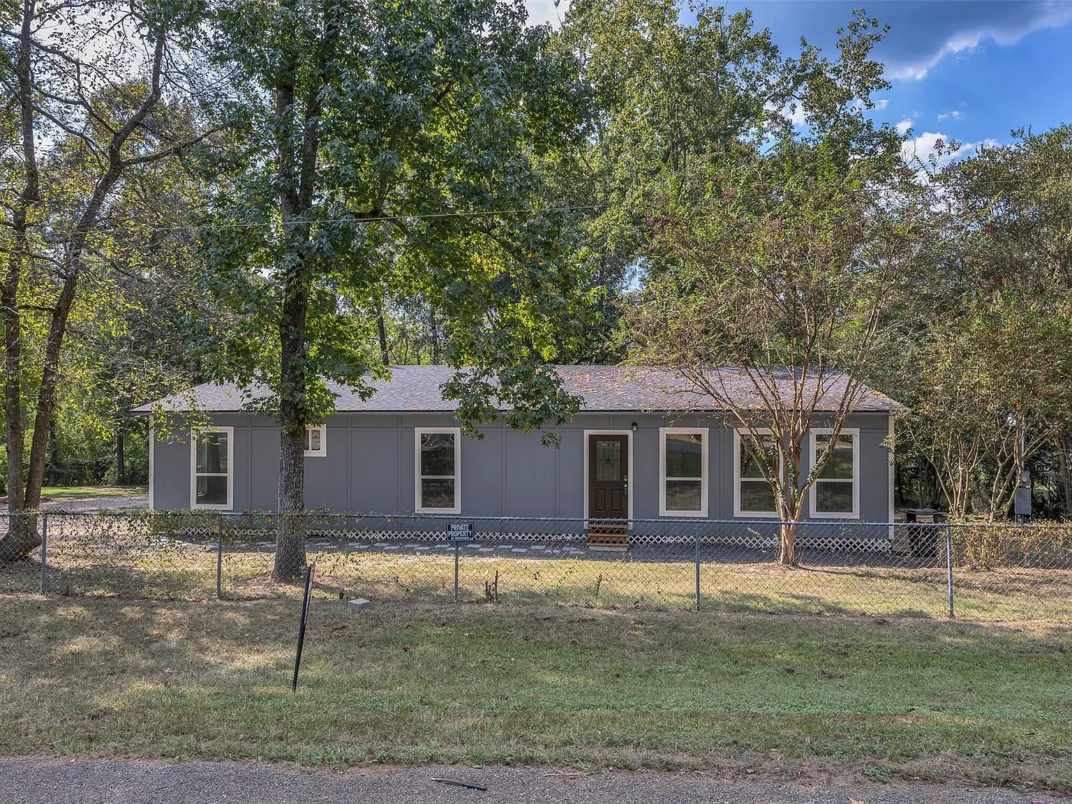 4 bed, 2.0 bath, 1516 sqft, $2,100 — Photo 1