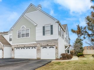 36 Arboretum Dr, Lombard, IL