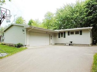 2964 Greenbrier St, Little Canada, MN 55117
