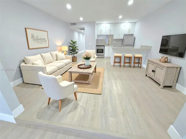 1106 Bahama Bnd APT D1, Pompano Beach, FL 33066