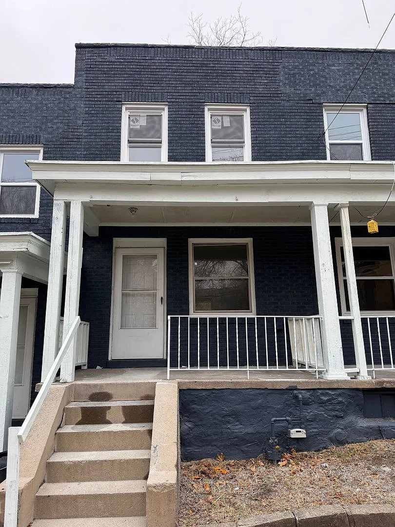 Updated 2-Bedroom Townhome in Lincoln-Larimer/East Liberty — Photo 1