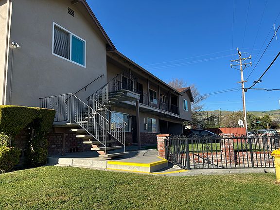 2nd image of 3057 Westboro Dr APT 4