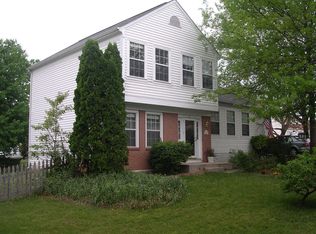 52 McPherson Cir, Sterling, VA 20165