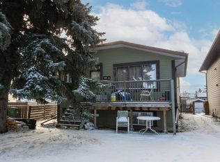 19 NE Gibson Close, Red Deer, AB T4P2Z3